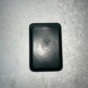 Apple magsafe wallet FIND MY
